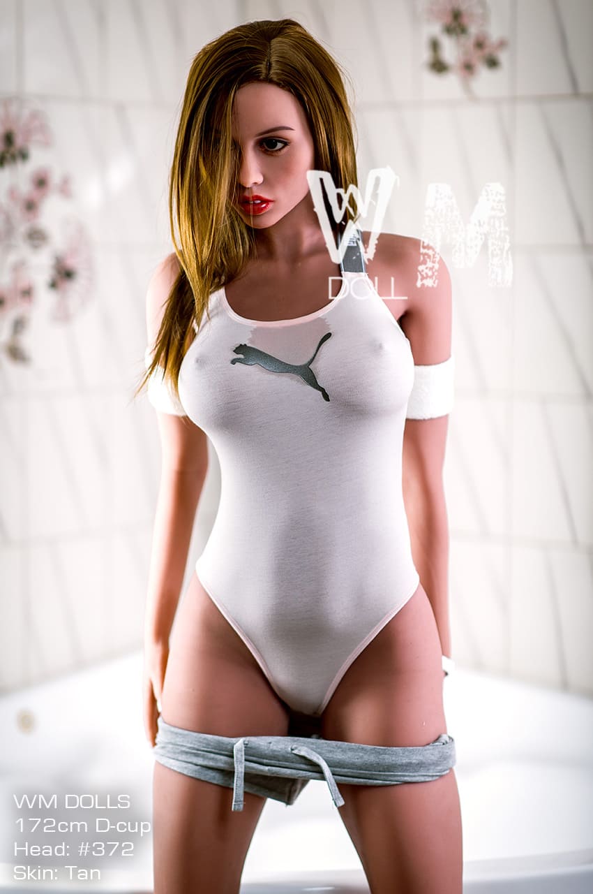секс кукла Mercedes - SexDolls.com.ua Секс кукла Mercedes в белом купальнике позирует