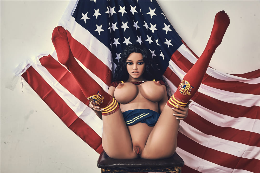 Секс-кукла Roberta фото 10 - SexDolls.com.ua Секс кукла Roberta в мини юбке и с обнаженной грудью расставила ножки