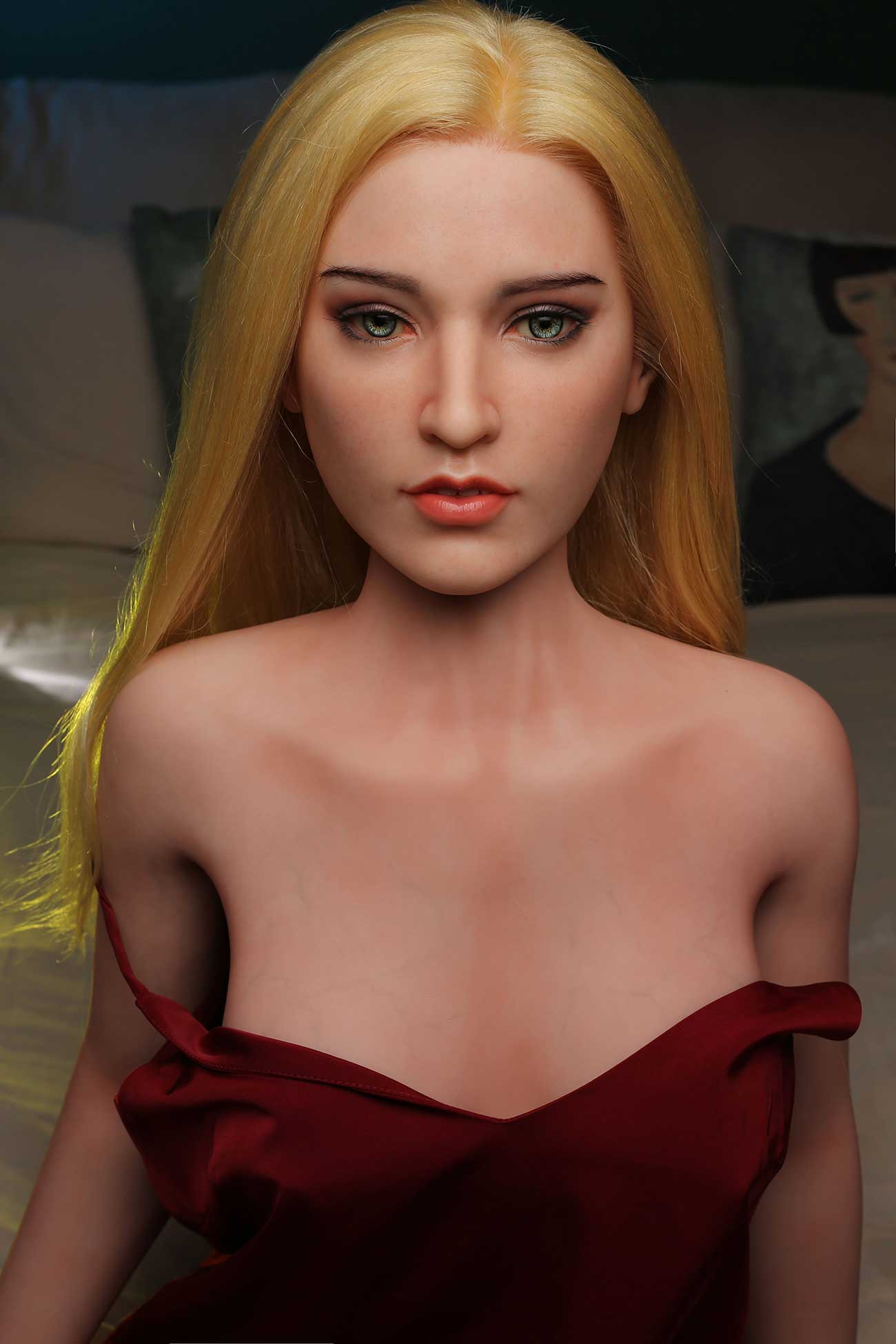 Секс-кукла Bellinda фото 21 - SexDolls.com.ua Секс кукла Bellinda в бордовом топе смотрит прямо