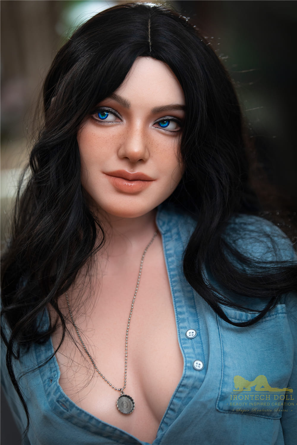 Секс-кукла Bel фото 12 - SexDolls.com.ua Секс кукла Bel смотрит в сторону