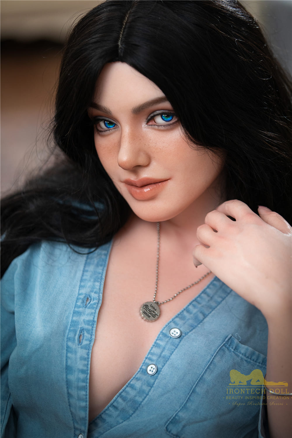 Секс-кукла Bel фото 7 - SexDolls.com.ua Секс кукла Bel смотрит в камеру