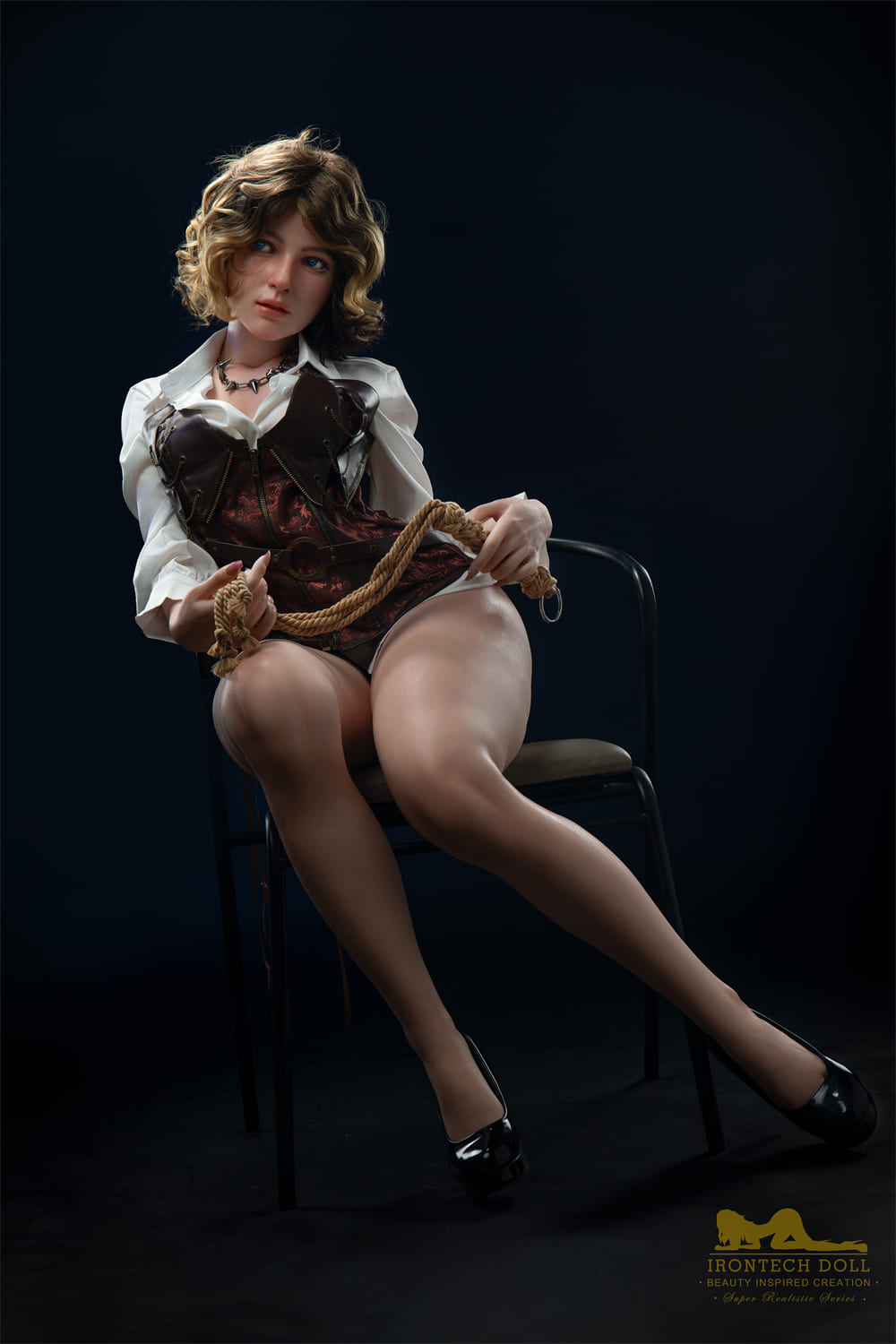 Секс-кукла Fanie фото 3 - SexDolls.com.ua Реалистичная секс кукла Fanie сидит