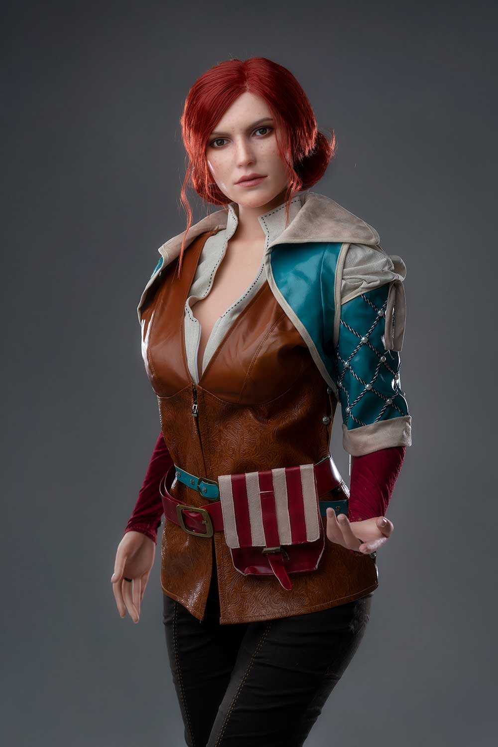 Секс-кукла Triss - фото 1 - SexDolls.com.ua Секс кукла Triss в кожаном жакете