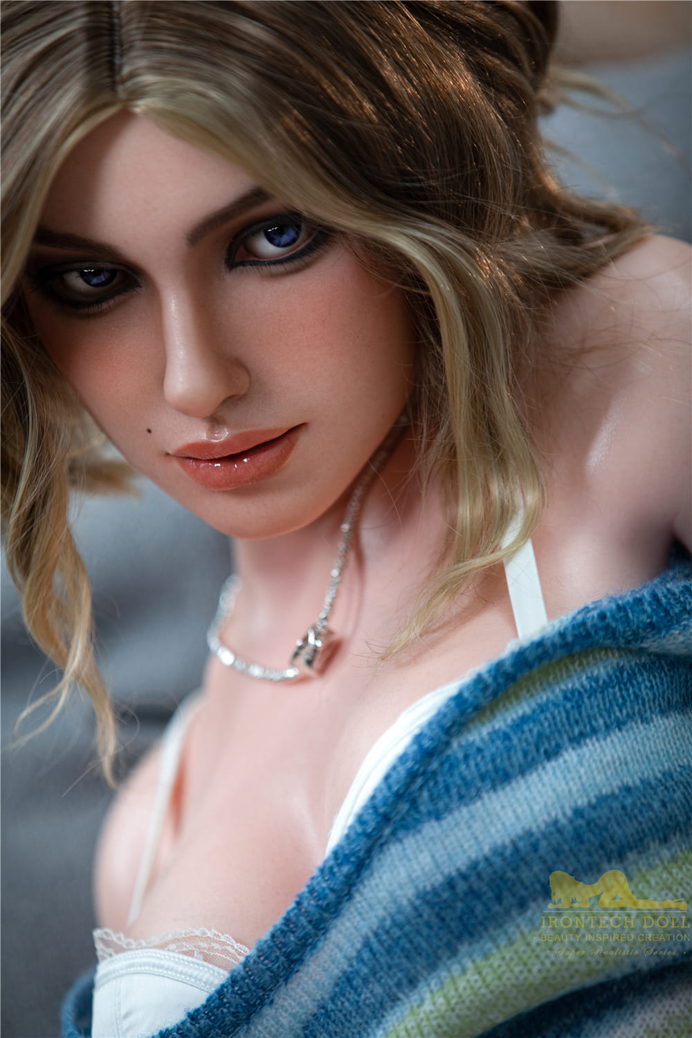 Секс-кукла Velma фото 6 - SexDolls.com.ua Секс кукла Velma лицо вблизи