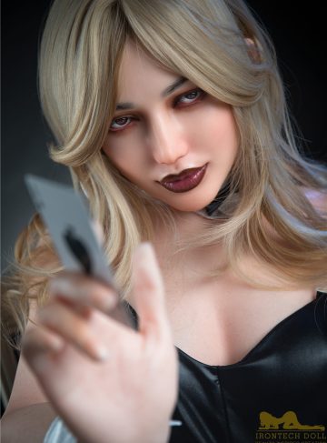 Секс-кукла Loreen фото лица