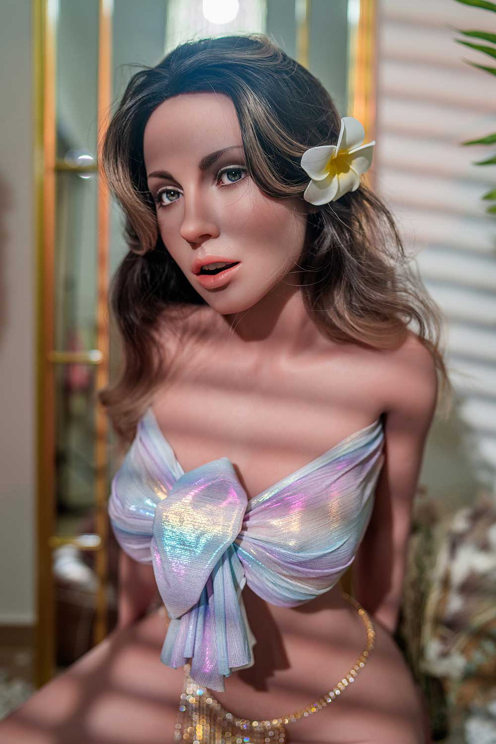 Секс-кукла Chelan - фото 8 - SexDolls.com.ua Секс кукла Chelan с цветком в волосах