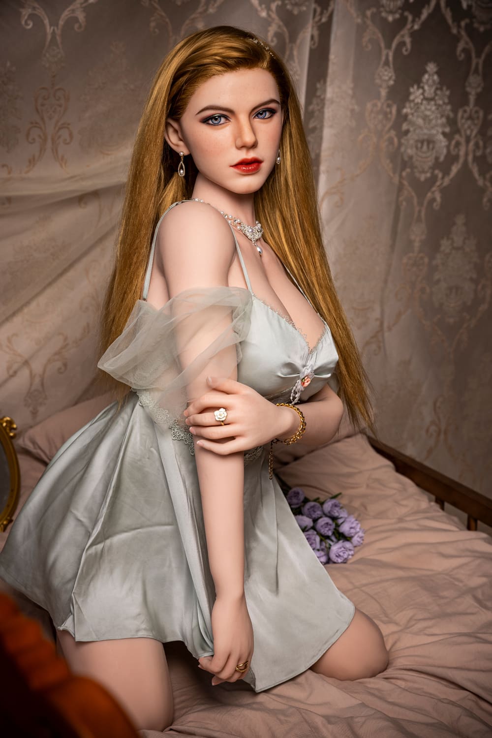Секс-кукла Abby фото 14 - SexDolls.com.ua Секс кукла Abby сидит боком