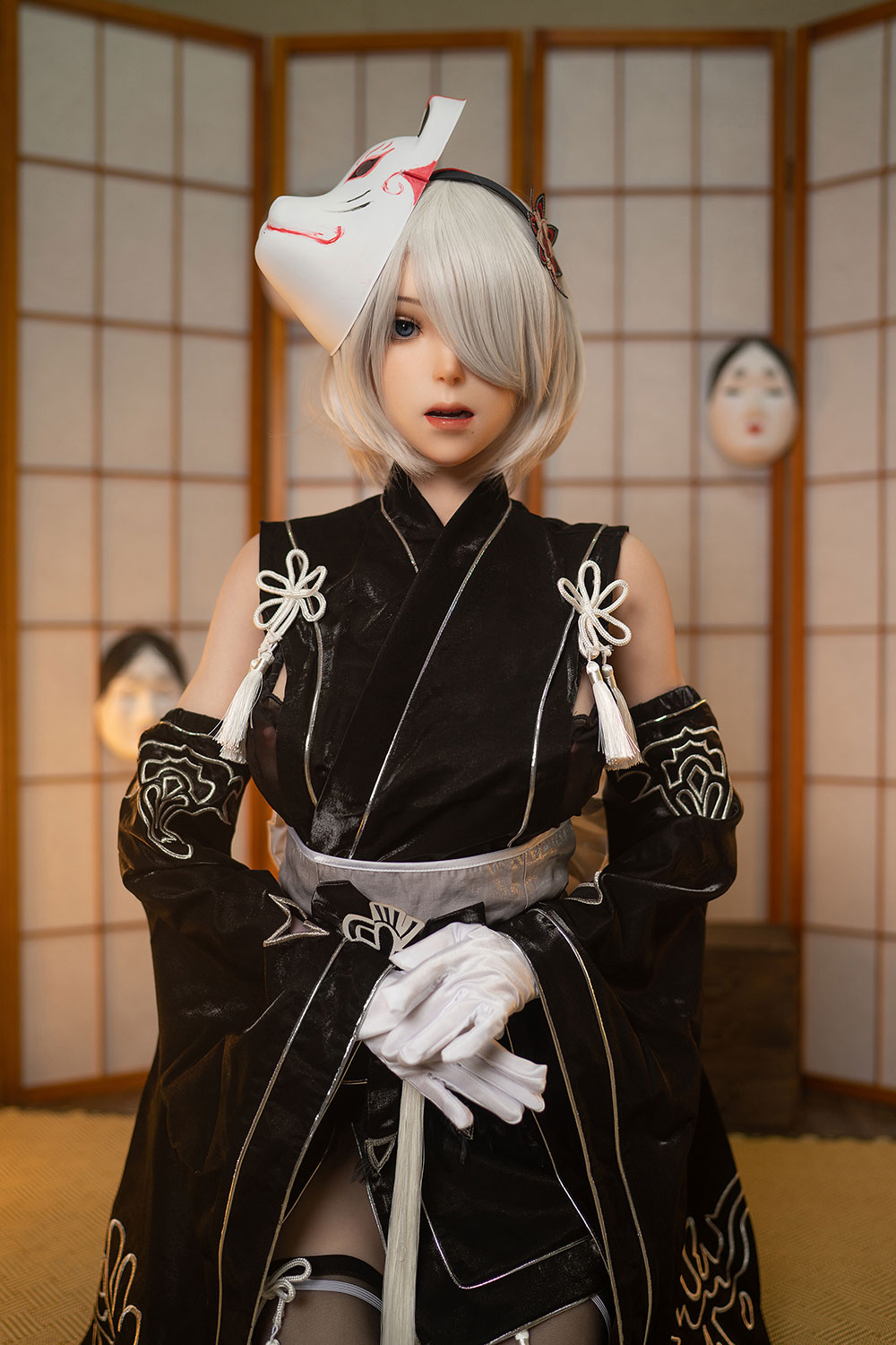 Секс кукла Yorha в кимоно и белых перчатках
