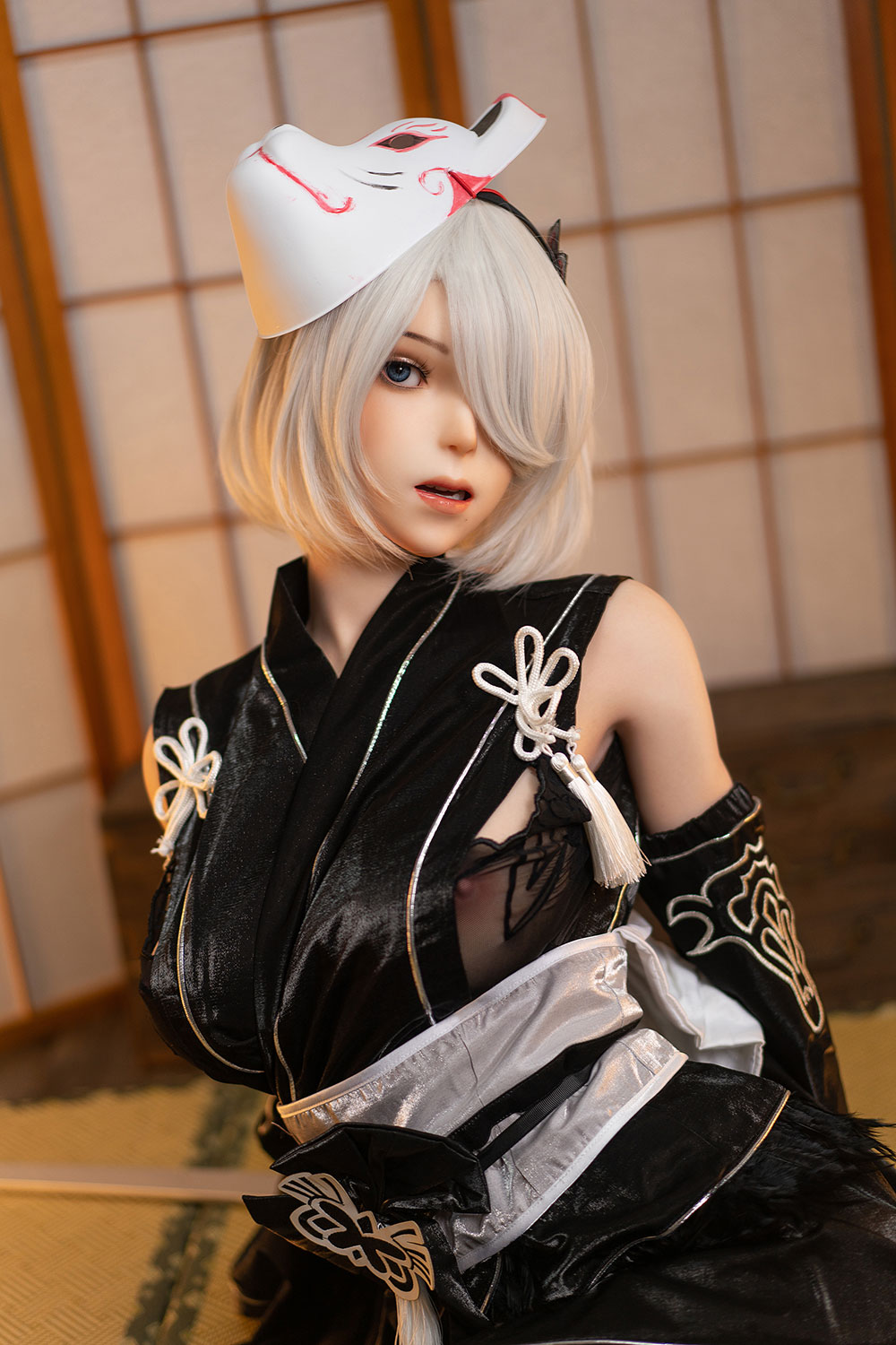Секс кукла Yorha с маской на волосах