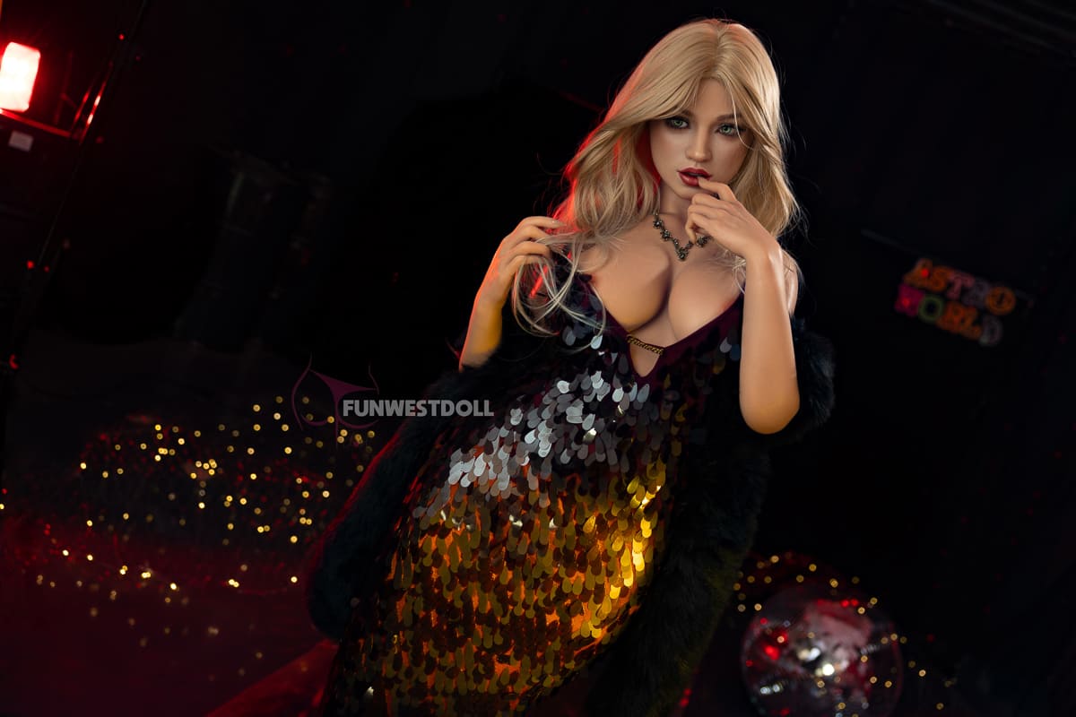 Секс-кукла Roxie - фото 12 - SexDolls.com.ua Секс кукла Roxie держит палец у рта