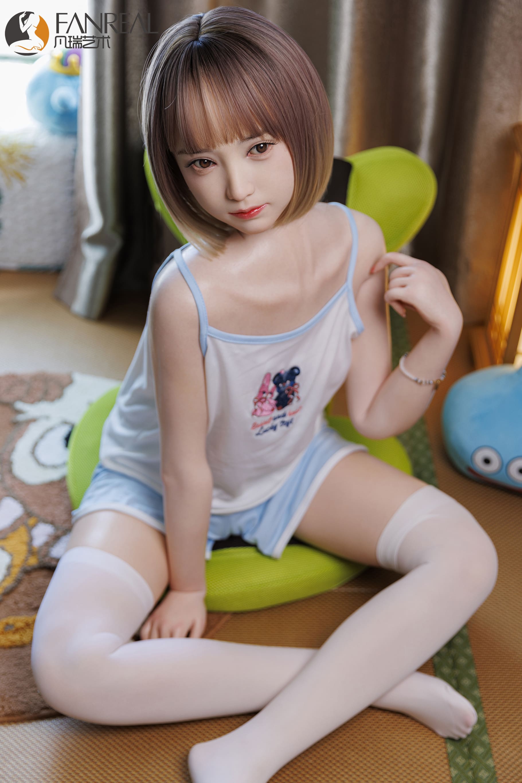 Секс-кукла Kiyomi фото 04 - SexDolls.com.ua Секс кукла Kiyomi в белых гольфах