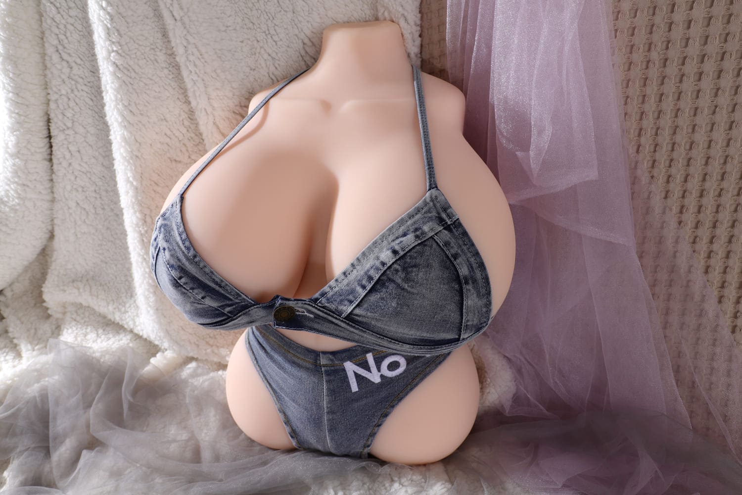 Мастурбатор женский торс 14 кг - фото 2 - SexDolls.com.ua Мастурбатор женский торс 14 кг в джинсовом бюстгальтере и трусиках