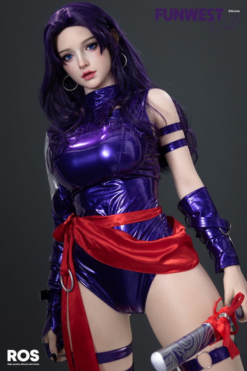 Секс-кукла Psylocke - фото 7 - SexDolls.com.ua Секс кукла Psylocke в фиолетовом боди с красным поясом